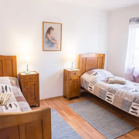 Holiday House Rea