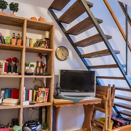 Holiday House Rea Дом отдыха *