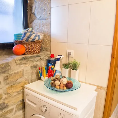 Holiday House Rea 別荘 Sveti Donat